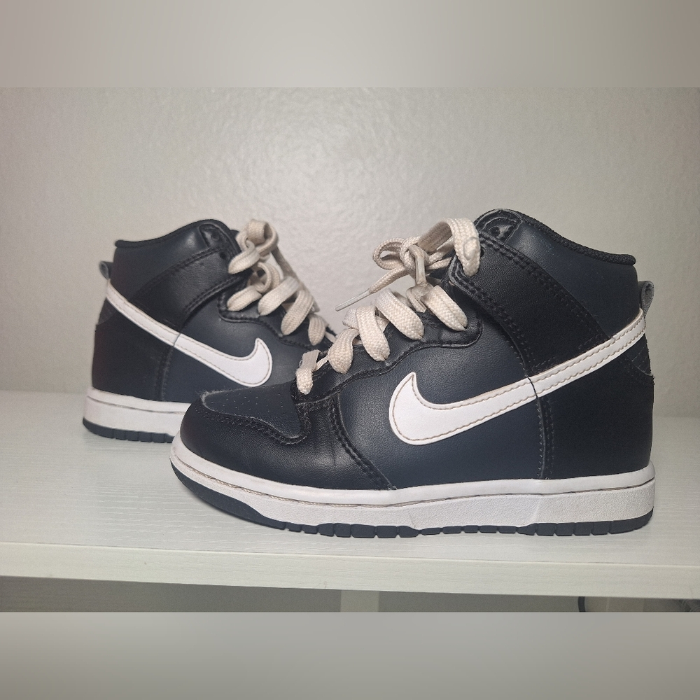 Nike Kids Black and White Sneakers